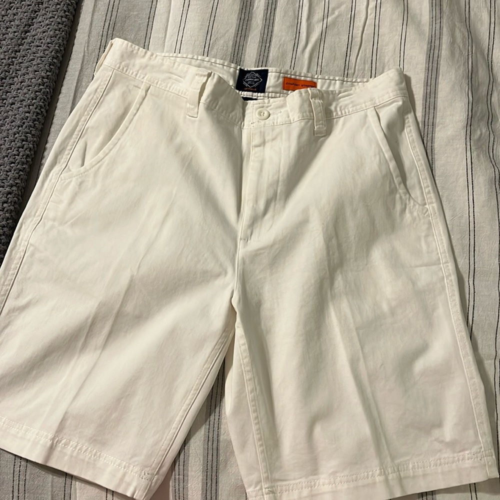 Men’s St, John’s Bay Comfort Stretch shorts